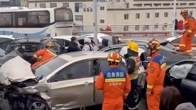Horor Tabrakan Beruntun di China Akibat Cuaca Buruk