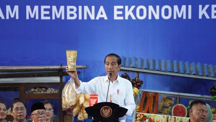 Jokowi Saat Bertemu Nasabah PNM