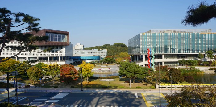 KAIST