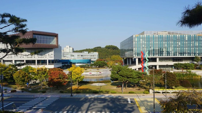 KAIST