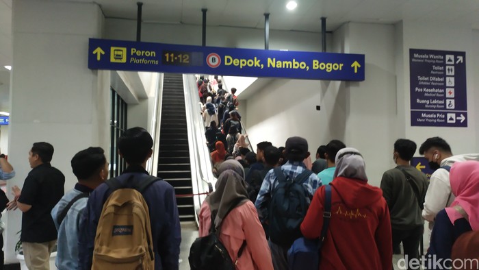 Kondisi eskalator di Stasiun Manggarai, 23 Februari 2024. (Tina Susilawati/detikcom)