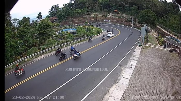 Kondisi lalu lintas di Gunungkidul, Jumat (23/2/2024) pagi.
