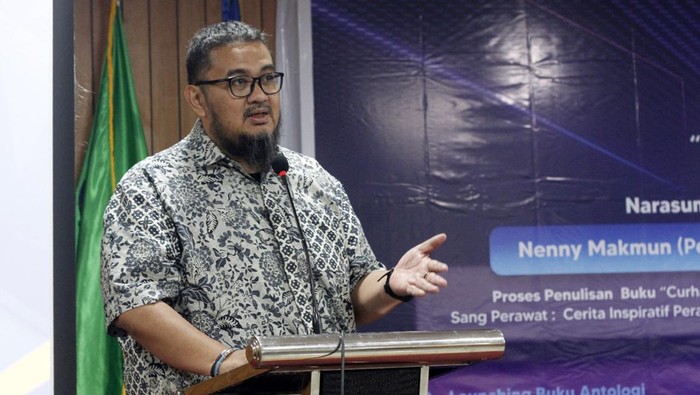 Mahasiswa Ini Bikin Buku Antologi Diganjar Rekor Muri Mahasiswa Universitas MH Thamrin (UMHT) Jakarta meraih penghargaan dari Museum Rekor Indonesia (MURI) atas terbitnya buku karya mahasiswa mereka.