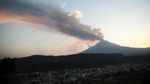 Gunung Popocatepetl Meksiko Kembali Muntahkan Abu Vulkanik