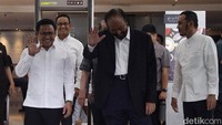 Tiga ketua umum koalisi perubahan, Surya Paloh (Partai NasDem), Muhaimin Iskandar (PKB), Ahmad Syaikhu (PKS) dan capres-cawapres Anies-Muhaimin didampingi petinggi partai memberi keterangan pers usai melakukan pertemuan di Jakarta, Jumat (23/2/2024).