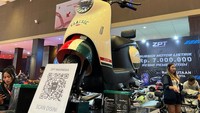 Selain ZPT Nimbuzz, ZPT juga menawarkan dua model motor listrik lainnya. Ada ZPT NYX yang harganya Rp 4.999.000, kemudian juga ada model ZPT Herra yang dibanderol  sekitar Rp 5.999.000. Semua model motor listrik ZPT sudah mendapatkan subsidi dari pemerintah. Foto: Luthfi Anshori/detikOto