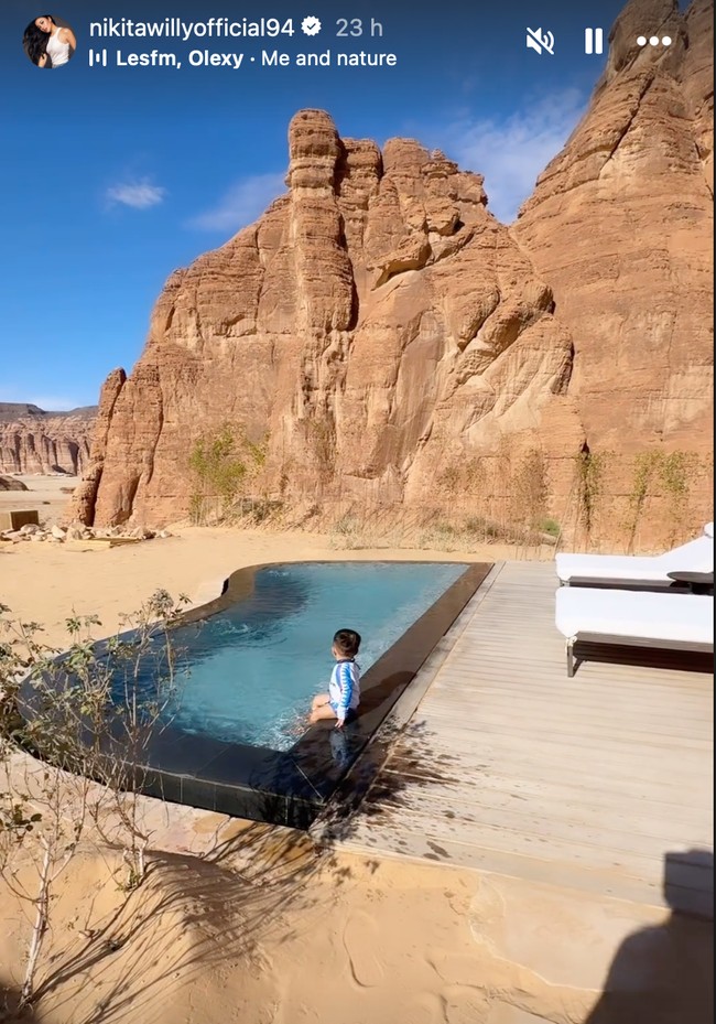 Tinggal di penginapan mewah, Issa tampak menikmati faslitas yang disediakan di sana. Tingkah putra semata wayang Nikita Willy pun kerap bikin gemas dan curi atensi. Foto: Instagram/@nikitawillyofficial94