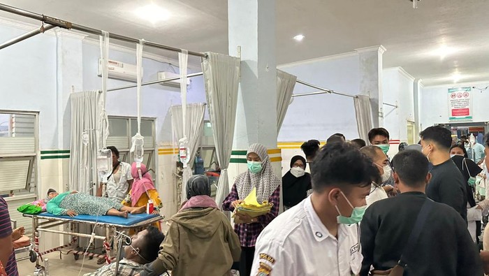 Para korban keracunan gas PT SMGP saat dirawat di rumah sakit. (Dok. Polres Madina)