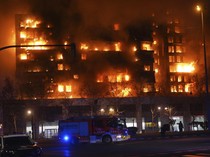 Apartemen 14 Lantai di Spanyol Terbakar, 4 Orang Tewas