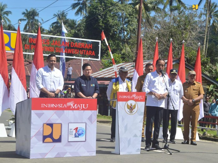Presiden Joko Widodo (Jokowi) meresmikan perbaikan 9 ruas jalan yang dilaksanakan melalui Inpres Jalan Daerah (IJD) di Provinsi Sulawesi Utara.