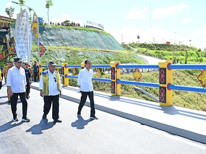 Presiden Jokowi meresmikan Bendungan Lolak di Bolaang Mongondow. (Kris/Biro Pers Sekretariat Presiden)
