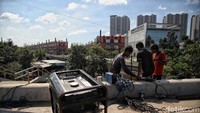 Kawasan PIK 2 berlokasi di Dadap dan Salembaran, Kecamatan Kosambi, Kabupaten Tanggerang, Banten. 