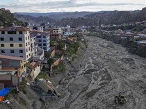 Puluhan Rumah di Bantaran Sungai Bolivia Runtuh Tergerus Longsor