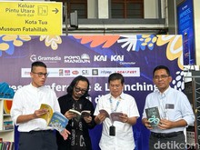 Ngaku Anker? Kini Ada Rak Buku di Stasiun Jakarta dan Bogor Ngaku Anker? Kini Ada Rak Buku di Stasiun Jakarta dan Bogor