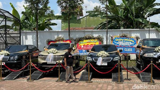 Sosok pasangan pengantin viral di Sukabumi dengan mahar mewah.