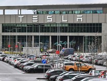 Elon Musk PHK 10% Karyawan Tesla