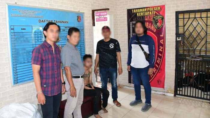 Tersangka Rio pelaku penjambretan orang tua anggota TNI saat diamankan tim Intel Korem 004/Gapo