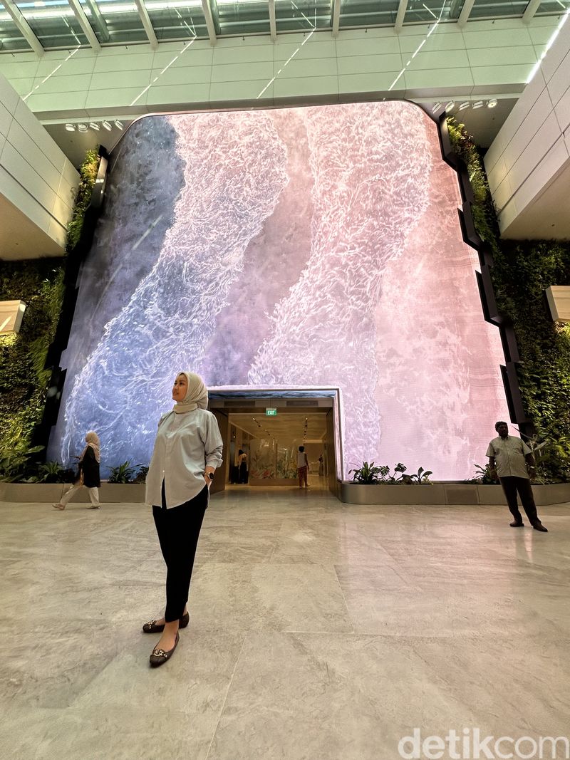 The Wonderfall di Bandara Changi Singapura