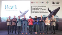 Kampanye ini didukung oleh Kedutaan Besar Kanada di Indonesia dan Kementerian Lingkungan Hidup dan Kehutanan RI dan menyasar 3 program utama. Yaitu, Seminar dan Lokakarya, Kompetisi, dan Buku Pegangan Strategi Komunikasi Kampanye Resik. Stop pencemaran plastik dan jadikan Indonesia semakin Resik.