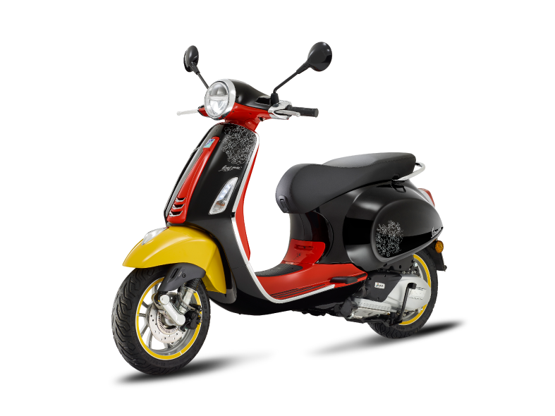Vespa edisi Mickey Mouse.