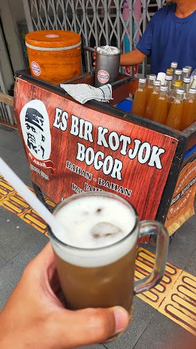 Warung es legendaris di Bogor