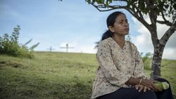 Linda Adoe dan Irma Rihi, Wanita Kuat di Women From Rote Island
