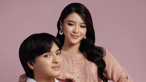 Arsy Widianto dan Tiara Andini kembali merilis single berjudul Masih Hatiku. Foto: Universal Music Indonesia