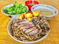 Kelezatan Bakmi Legendaris