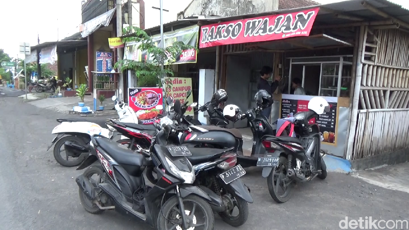 Bakso pedas di Lumajang memang enak