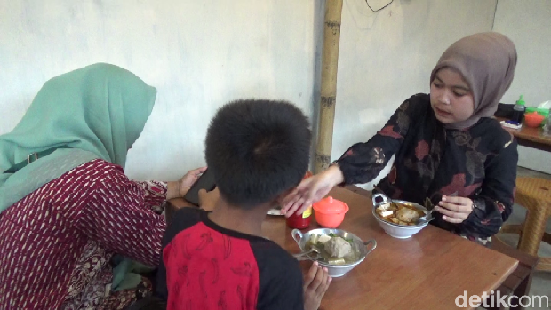 Bakso wajan di Lumajang yang pedasnya sedap