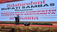 Silaturahmi itu juga dihadiri ratusan investor, tokoh dan pengusaha nasional, serta masyarakat Kabupaten Sambas guna mempererat tali persaudaraan antar-warga Kabupaten Sambas yang berada di DKI Jakarta.