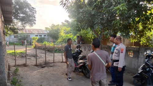 Lahan akses jalan yang ditutup seorang caleg di Sikka, NTT, Jumat (23/2/2024).