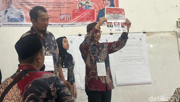 Coblosan ulang di TPS 12 Banjar Sugihan Surabaya