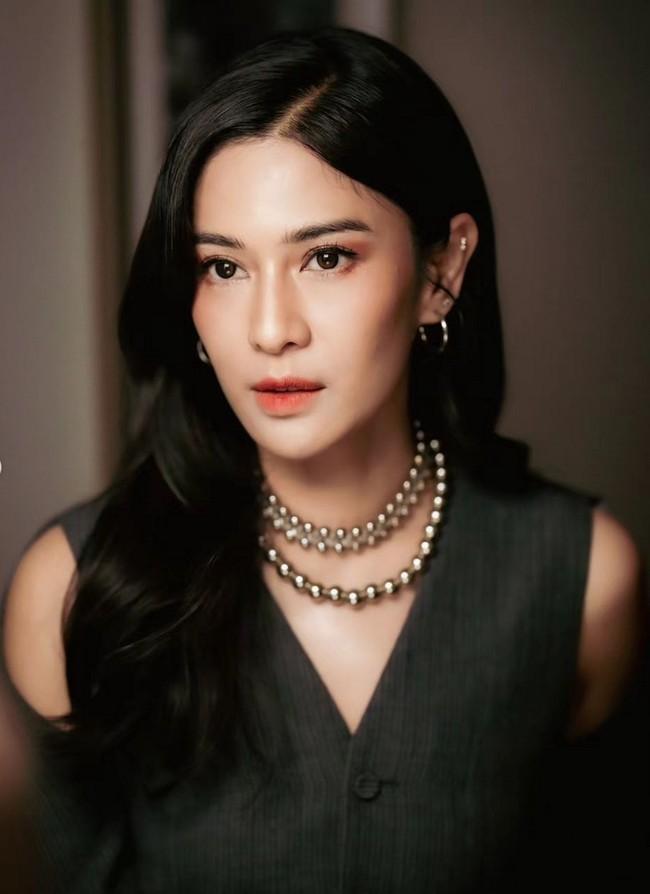 Dalam serial sebanyak 8 episode itu, dia menunjukkan kepiawaiannya beradegan laga dan melibatkan emosi besar. Foto: Instagram/@therealdisastr @hagaipakan