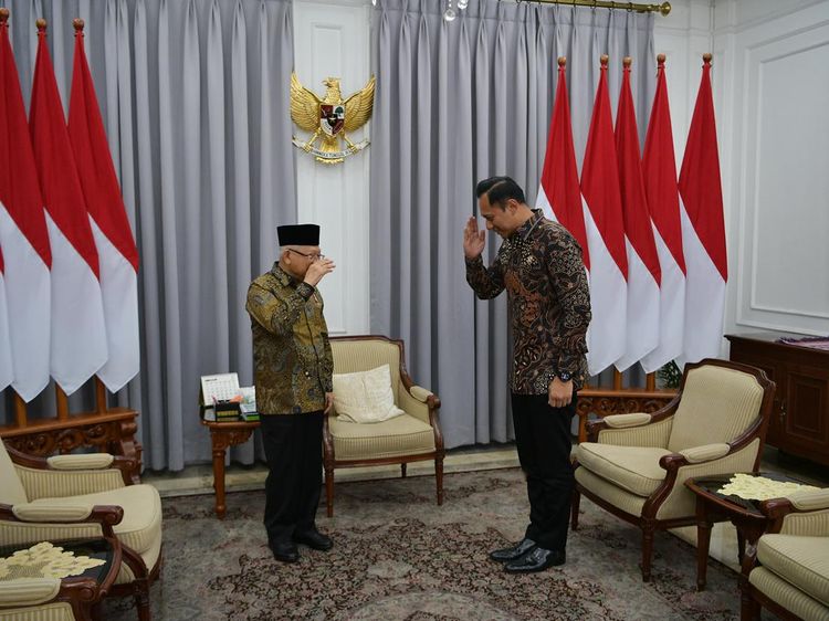 Momen AHY Bertemu Wapres Maruf: Saling Hormat hingga Bersalaman