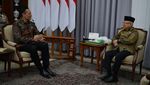 Momen AHY Bertemu Wapres Maruf: Saling Hormat hingga Bersalaman