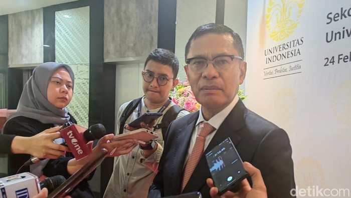 Eks Menperin Saleh Husin Lulus Doktor UI, Sebut RI Perlu Bandel soal Hilirisasi