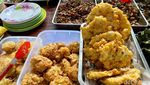 Gurih Nikmat! Ayam Goreng Legendaris di Bogor Bertabur Serundeng