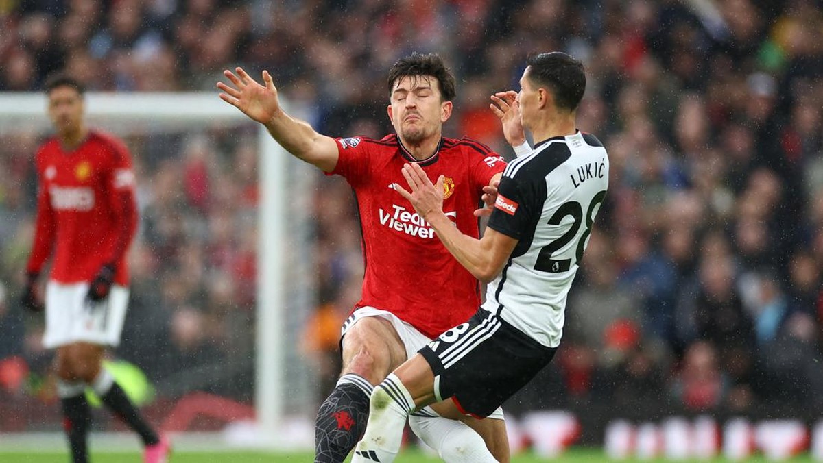 Manchester United vs Fulham di babak pertama. (Foto: REUTERS/CARL RECINE)