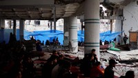 Masjid ini hancur dibom Israel.