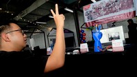 Kemajuan teknologi dan digital di era disrupsi ini seringkali dilihat bermata dua. Satu sisi membantu dan memaksimalkan produktivitas masyarakat, tetapi di sisi lain menciptakan berbagai tantangan yang cukup kompleks, seperti kesiapan SDM.