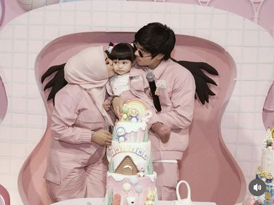 Momen Gemas Ameena Rayakan Ulang Tahun hingga Ikut Lomba Makan Kerupuk