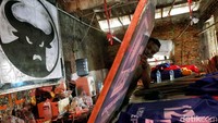 APK yang ditertibkan kemudian dikumpulkan di gudang milik Satuan Polisi Pamong Praja. Setelah terkumpul, APK itu dilakukan pemilahan bahan yang bisa dimanfaatkan dan yang tak memiliki nilai guna.