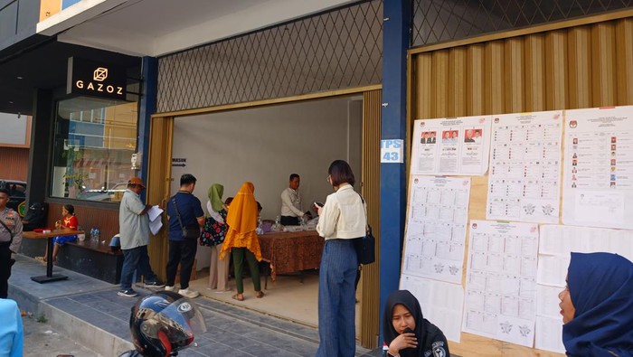 Pemungutan suara lanjutan di Kelurahan Batu Selicin, Lubuk Baja, Batam, Kepulauan Riau (Kepri). (Alamudin Hamapu/detikSumut)