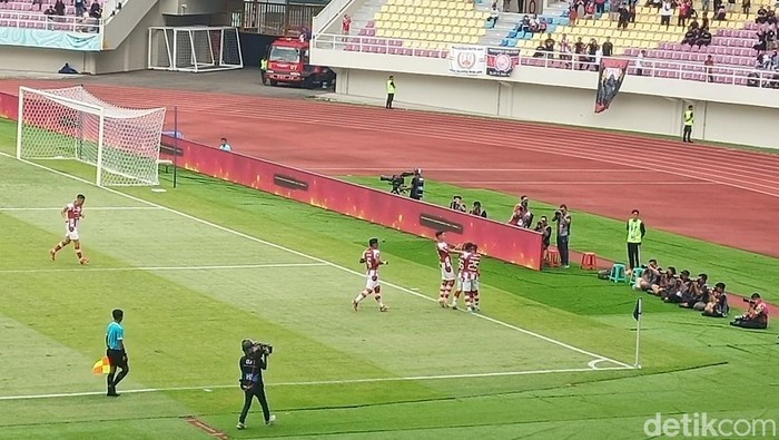 Persis Solo Vs Persik Kediri.