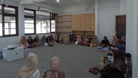 Pada Rabu (7/2), Peruri menggelar dua tema pelatihan sekaligus di Rumah BUMN Karawang, yaitu pelatihan digital marketing khususnya dalam pemanfaatan media sosial yang ditujukan untuk pelaku UMKM, dan yang kedua adalah pelatihan kewirausahaan bagi penyandang disabilitas yang dihadiri oleh teman-teman dari Yayasan Kreasi Tuli yang bekerja sama dengan GenBI (Generasi Baru Indonesia) Universitas Singaperbangsa Karawang.  