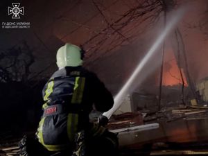 Penampakan Gudang Ekspedisi di Odesa Hangus Dirudal Rusia