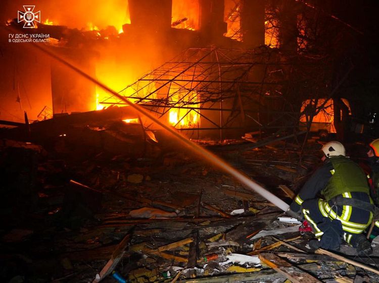 Rusia Serang Odesa Sebabkan Kebakaran Hebat