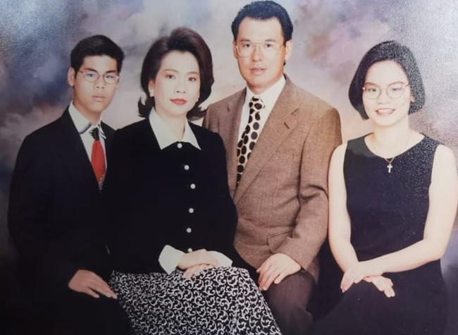 Dilaporkan jika Ruy sudah menggeluti akting sejak duduk di bangku SMA di Indonesia sebelum akhirnya pindah ke AS. Ia kemudian mengambil jurusan akting di Universitas New York.  Foto: Instagram Ruy Iskandar