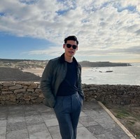 Sebelum bermain dalam Avatar, Ruy juga pernah terlibat dalam sejumlah proyek Hollywood, seperti Yes Day di mana ia beradu akting dengan Jenna Ortega.   Foto: Instagram Ruy Iskandar